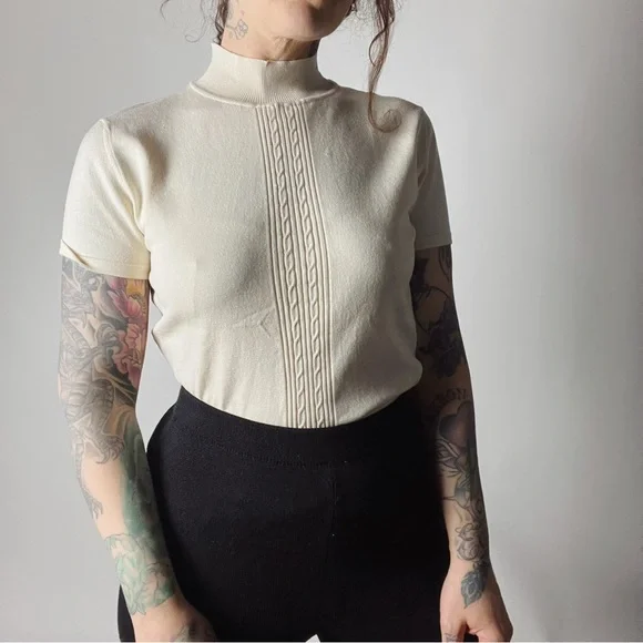 NWT VINTAGE Silk Blend Mock Neck Cream Short Sleeve Sweater Womens Small - Picture 1 of 6